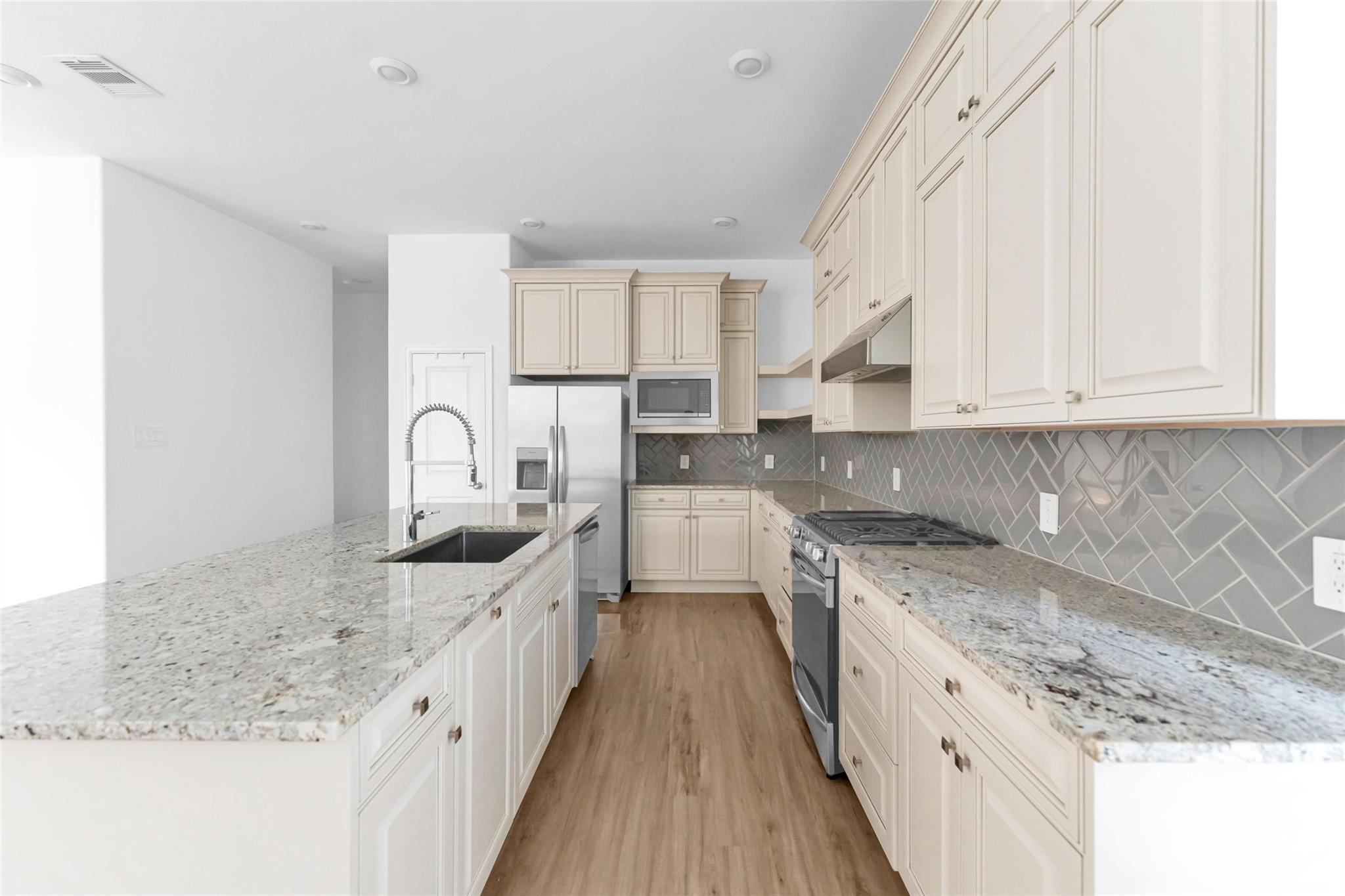 1426 Northwood Bluff Lane