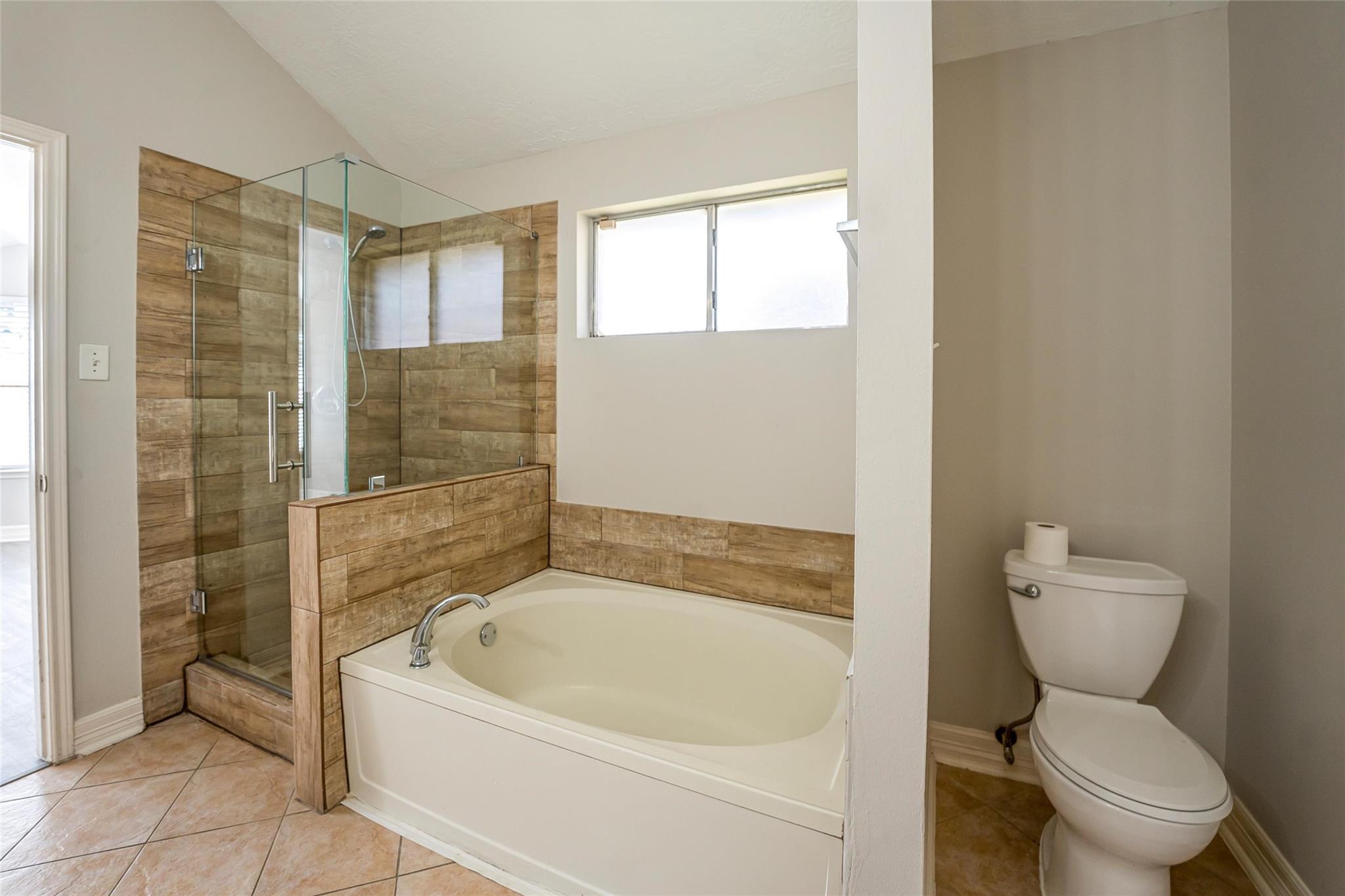 16007 Lakestone Drive