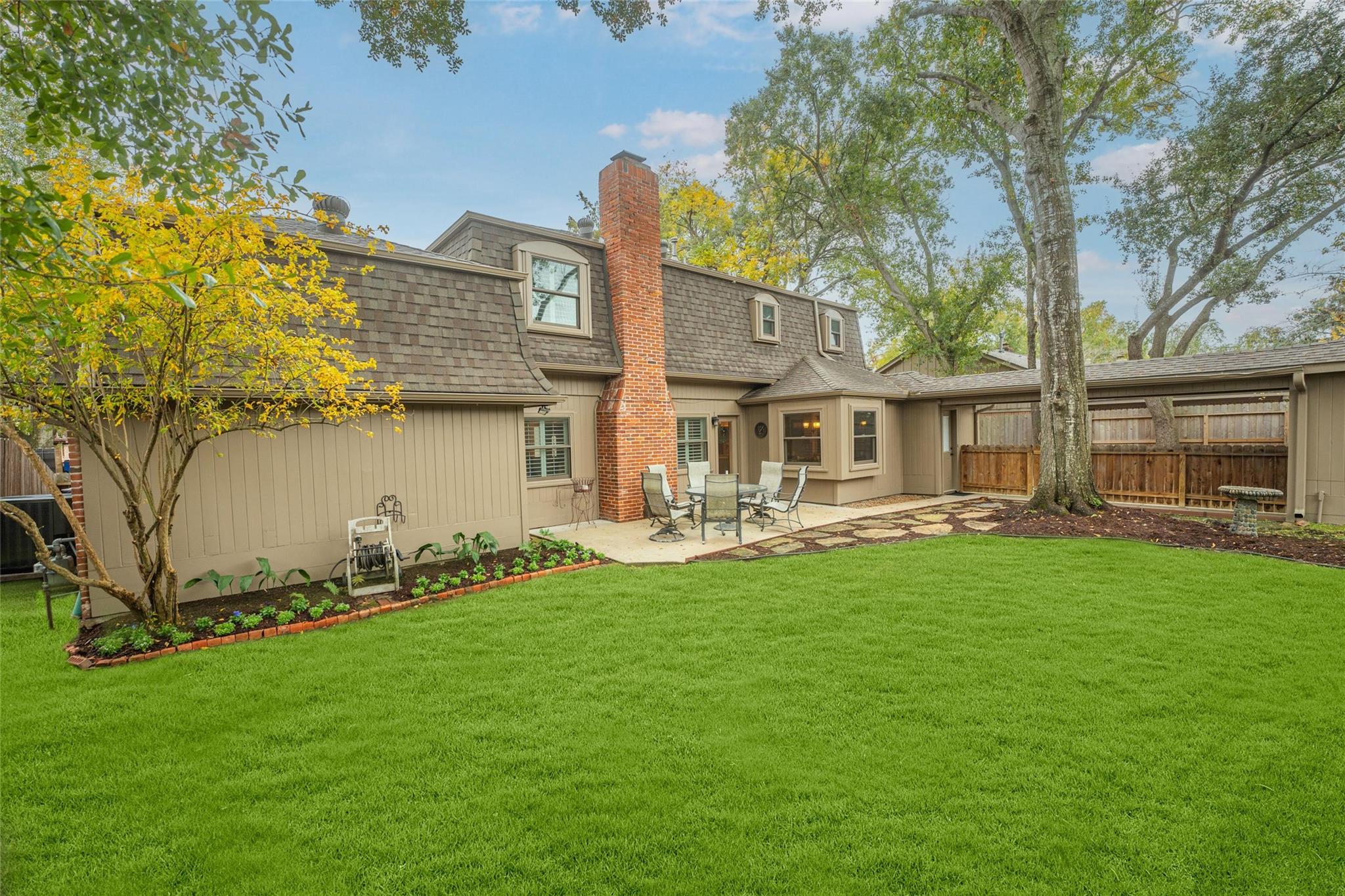 14610 Carolcrest Drive