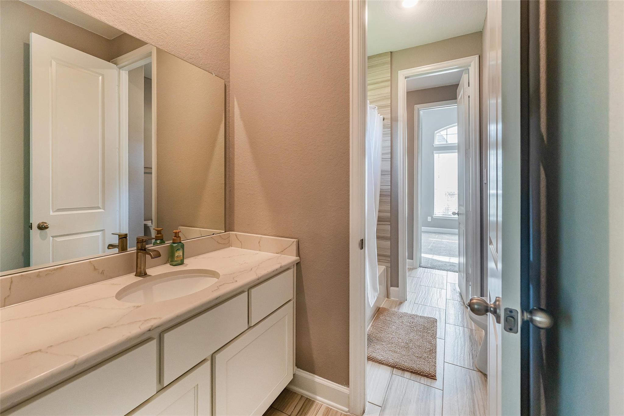 1050 Groveton Ridge Lane