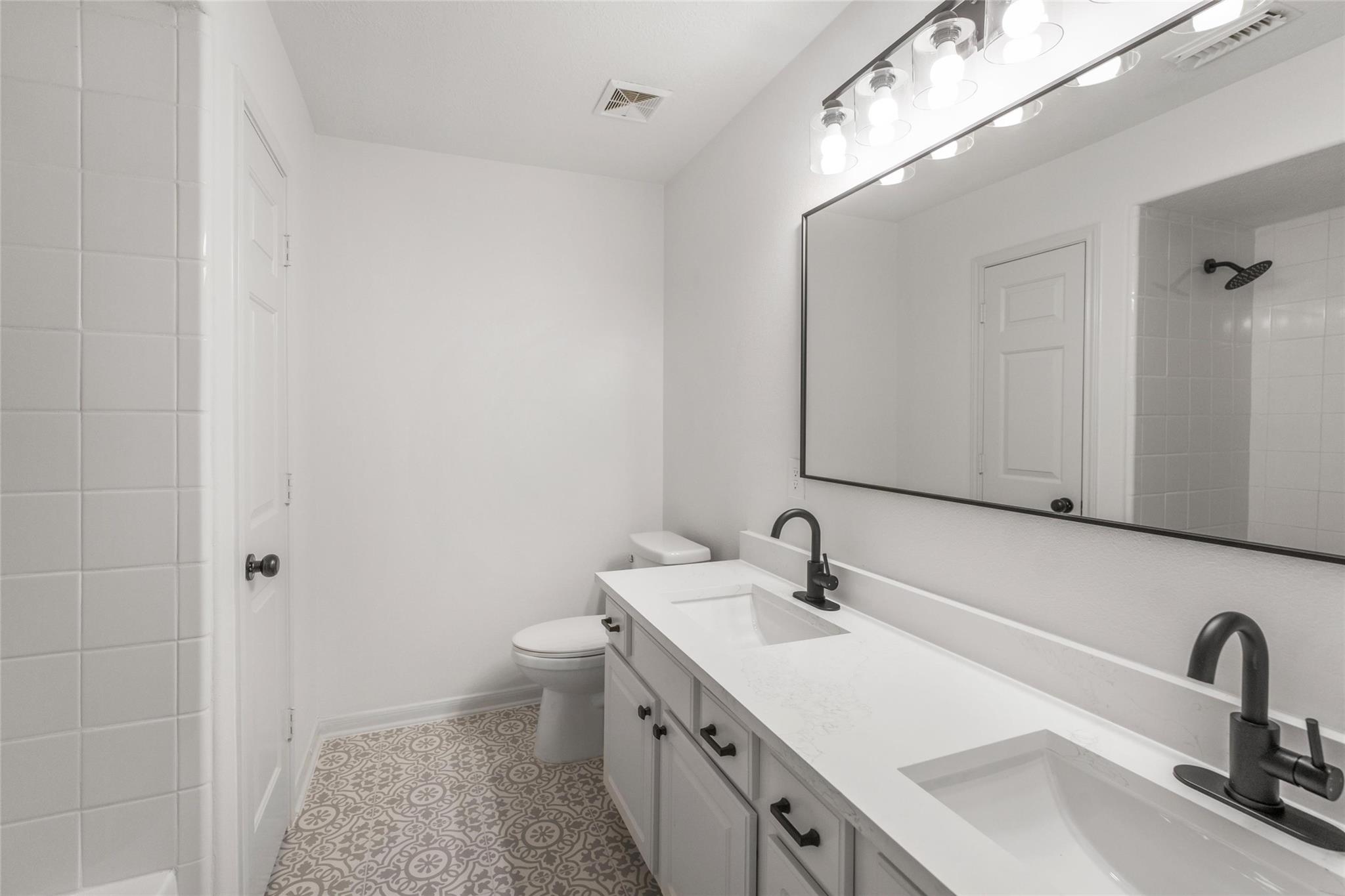 3303 Viking Landing Court