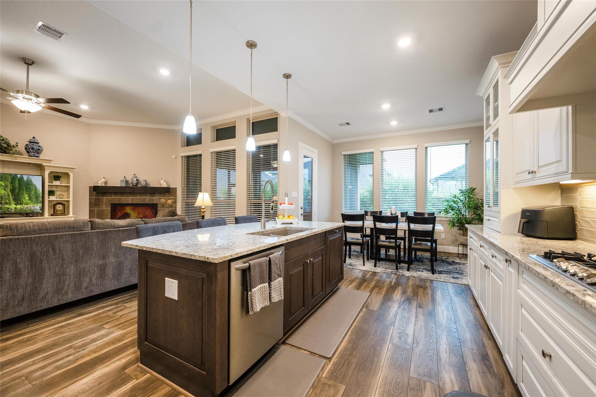 915 Falcon Hollow Lane