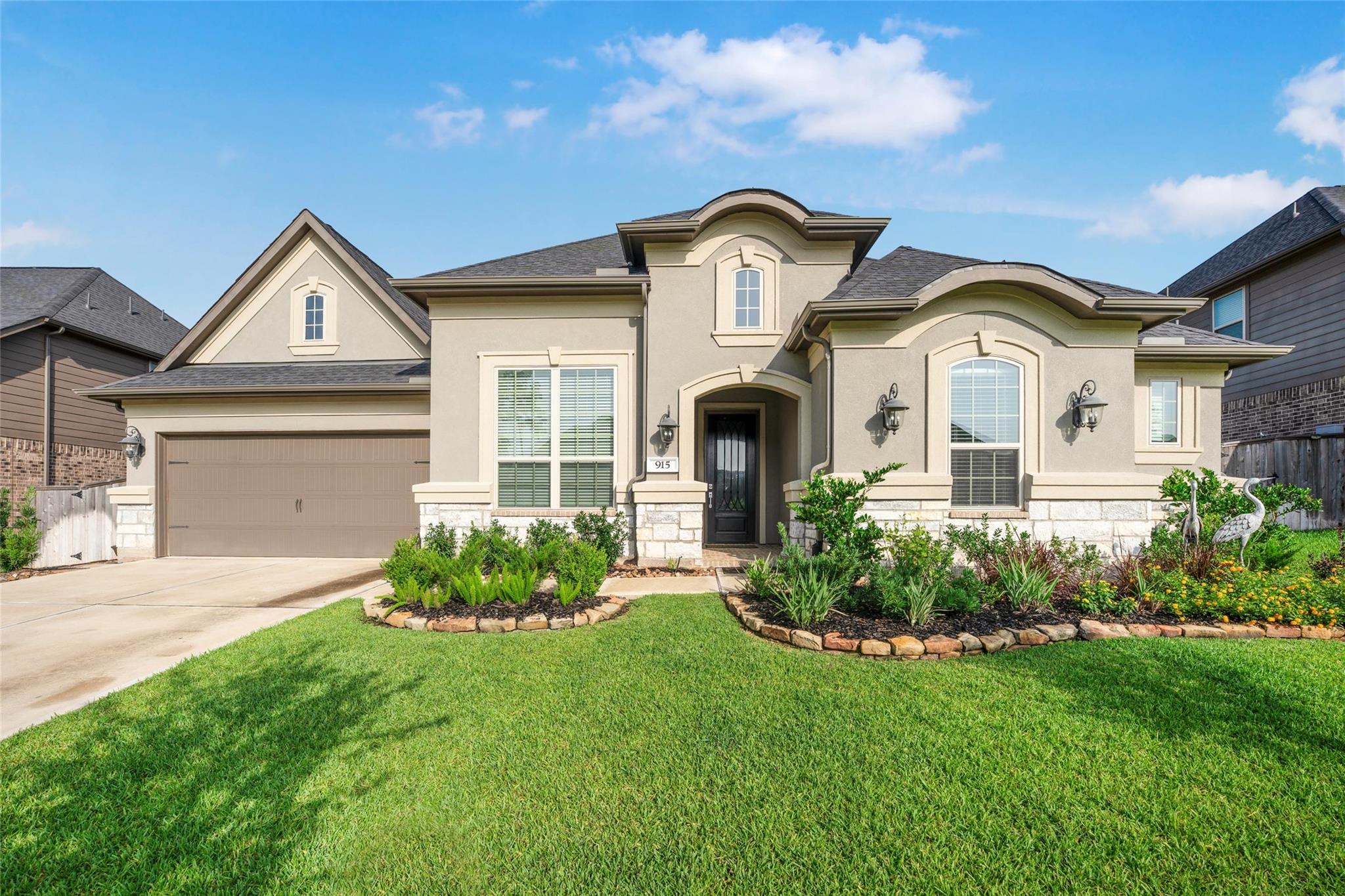 915 Falcon Hollow Lane