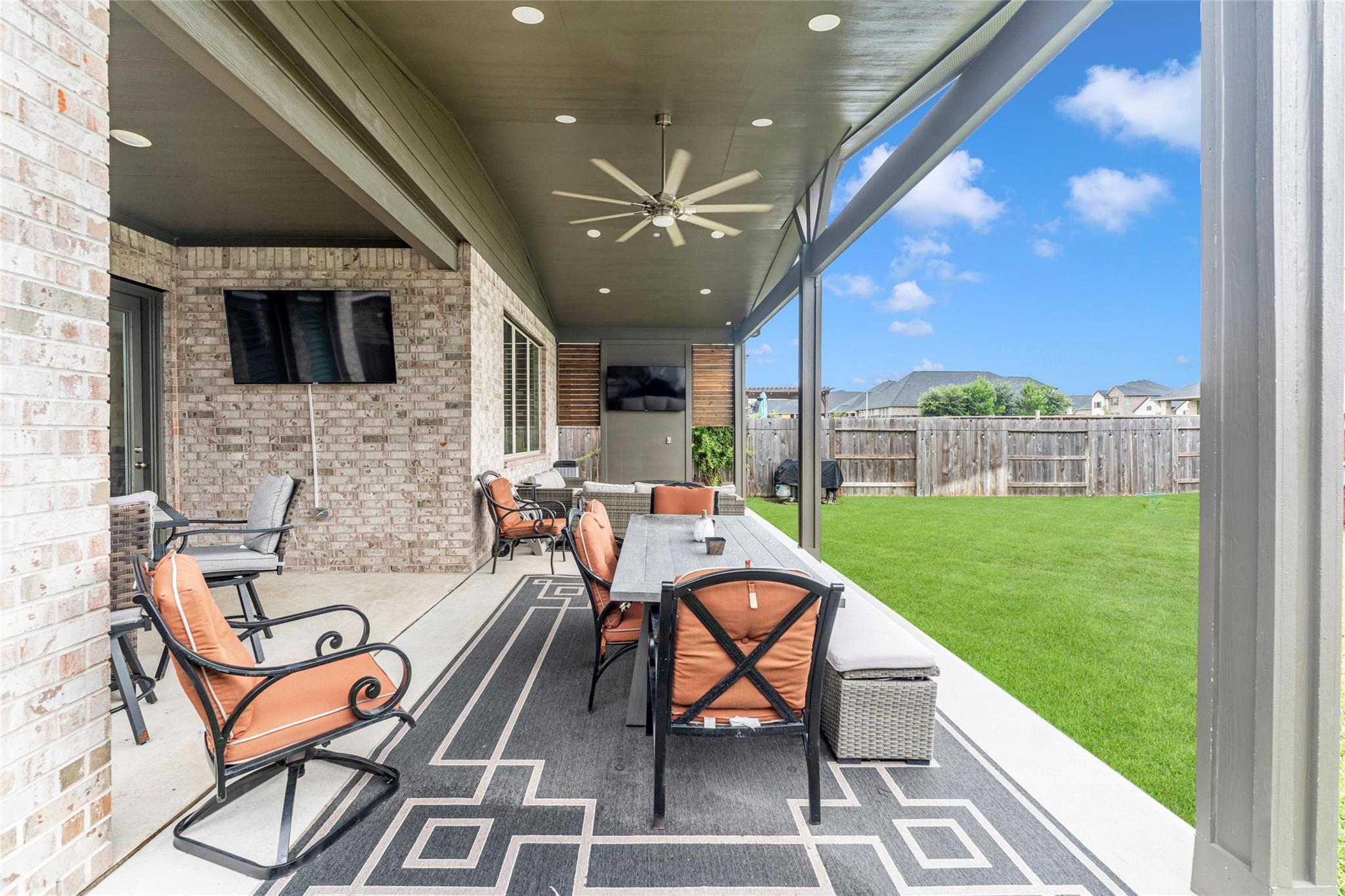 1443 Northwood Bluff Lane