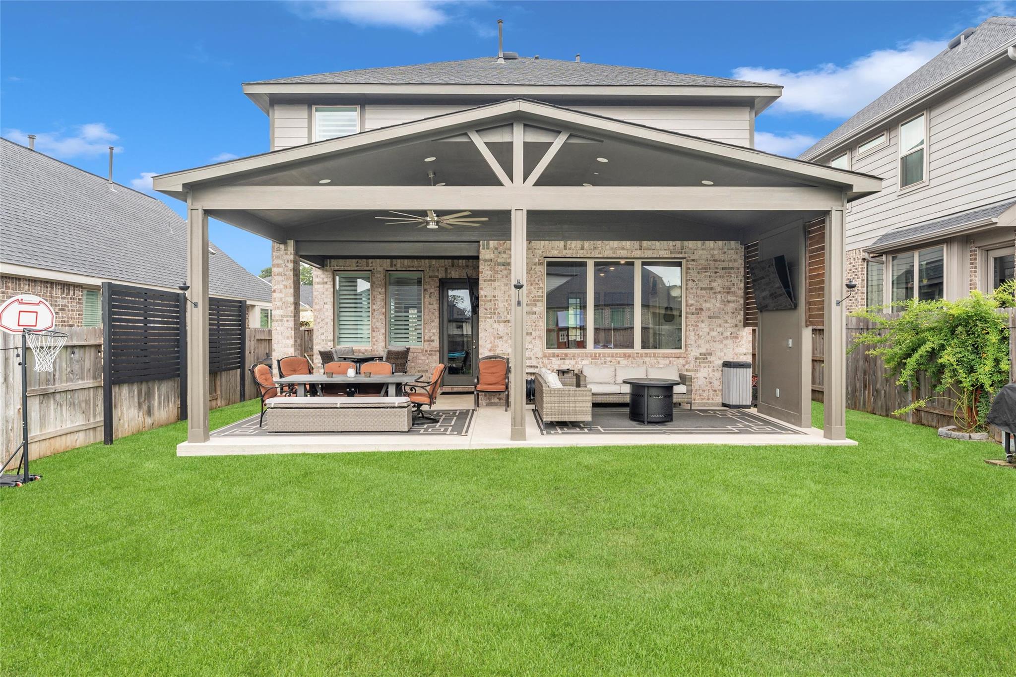 1443 Northwood Bluff Lane