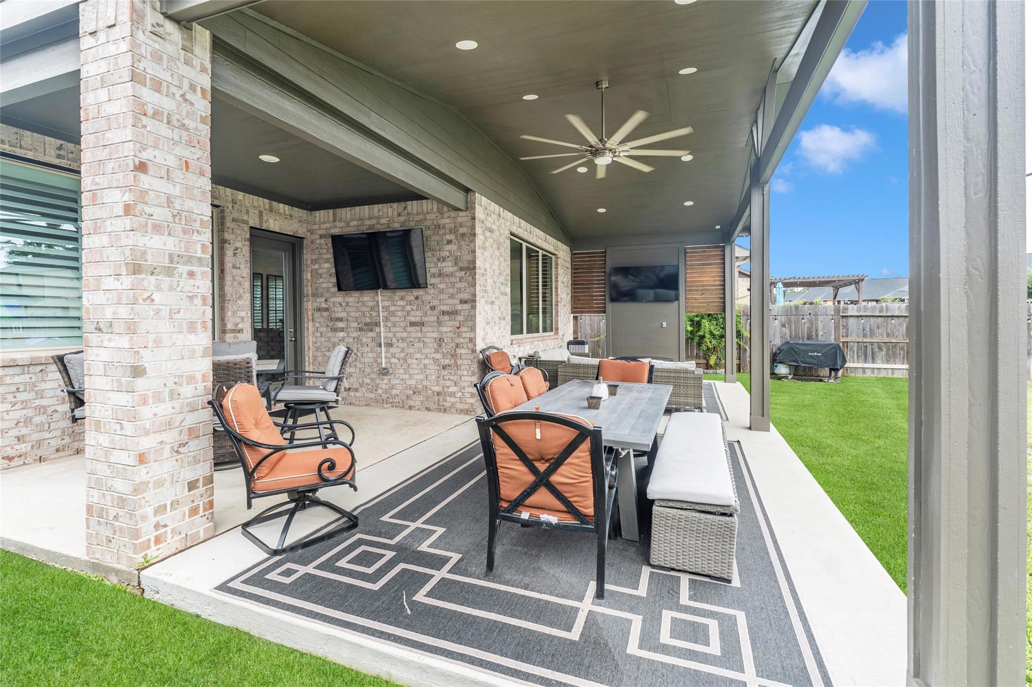 1443 Northwood Bluff Lane