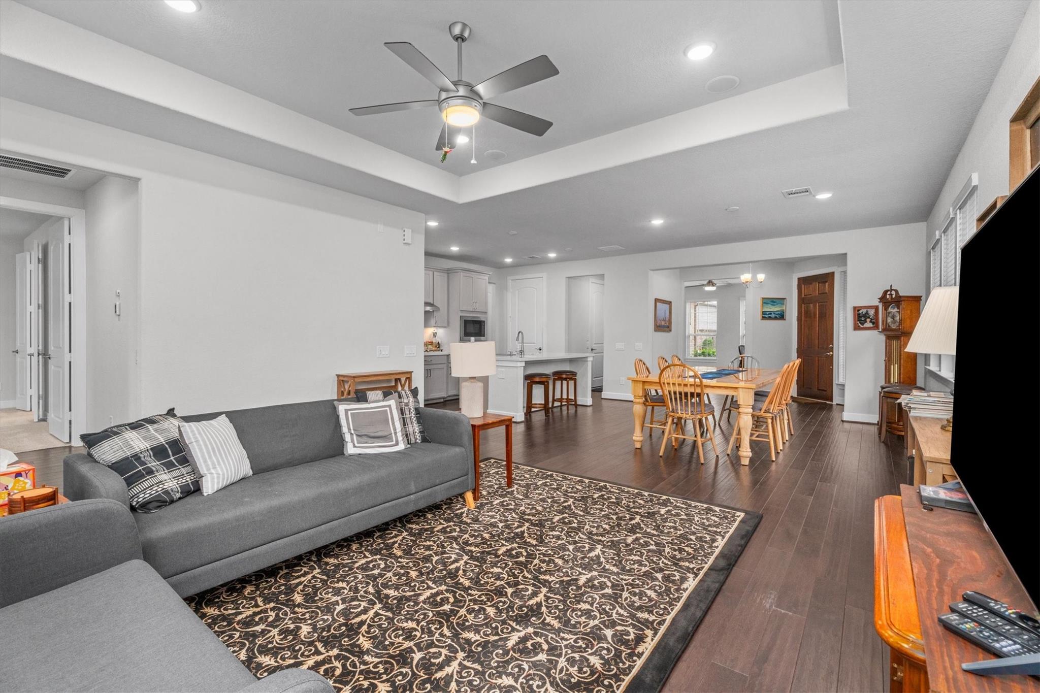 106 E Silky Sephora Court