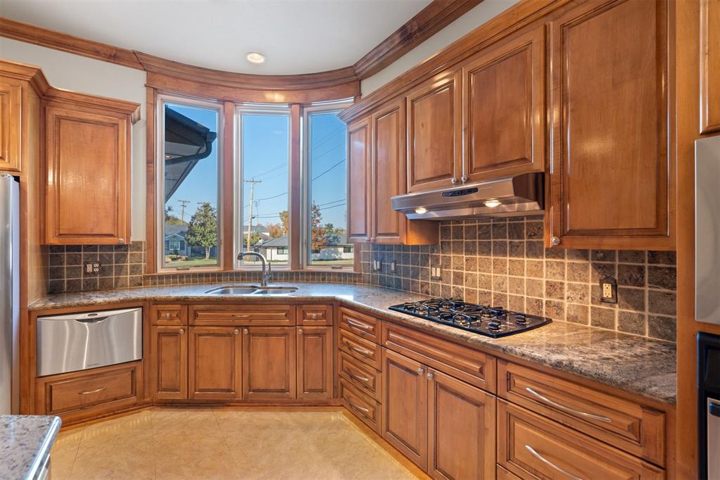 1300 Glenbrook Terrace