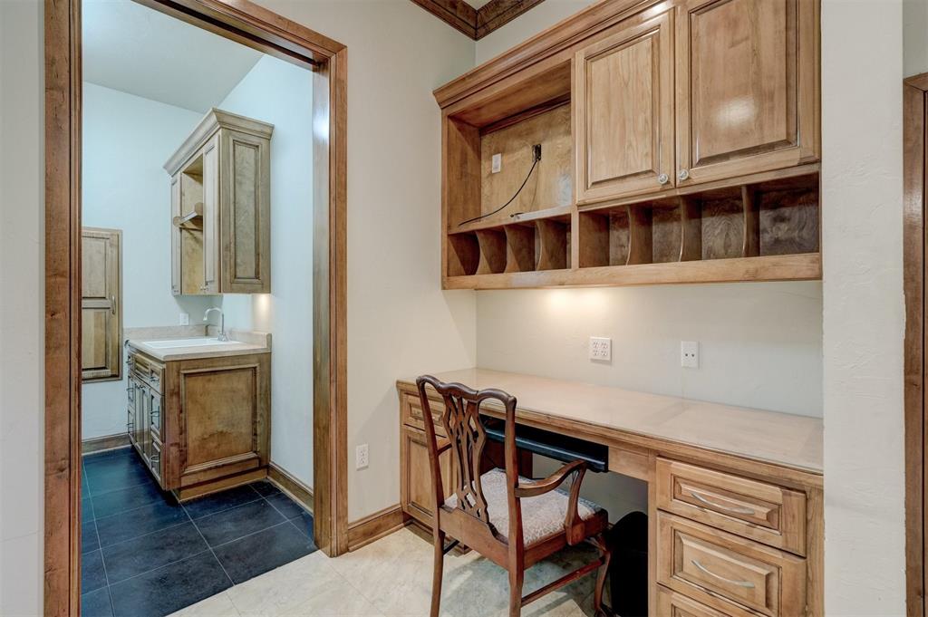 1300 Glenbrook Terrace
