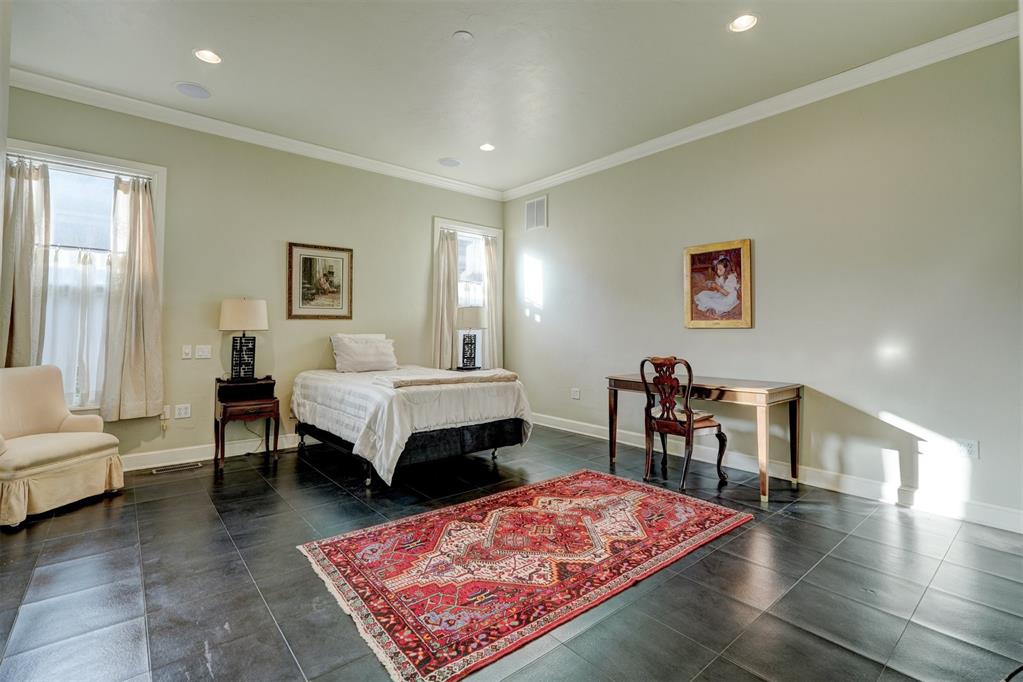 1300 Glenbrook Terrace