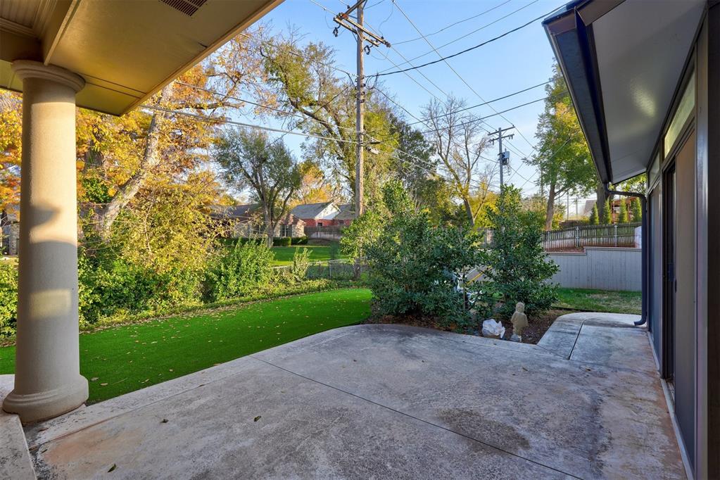 1300 Glenbrook Terrace