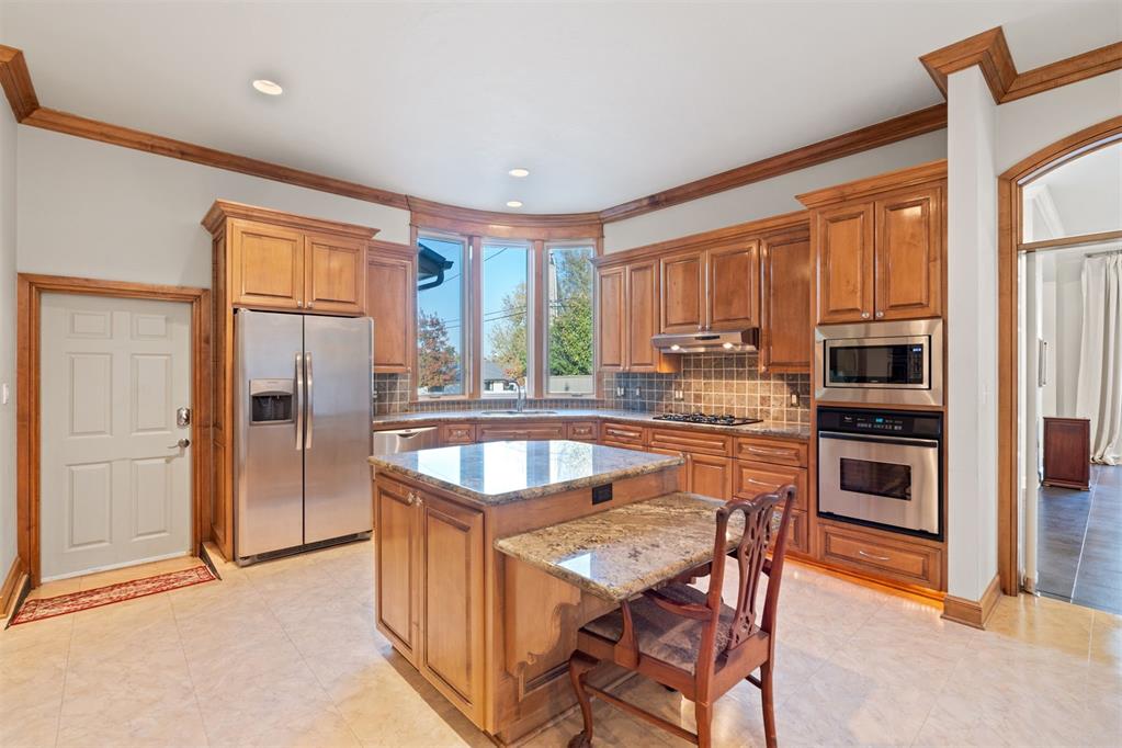 1300 Glenbrook Terrace