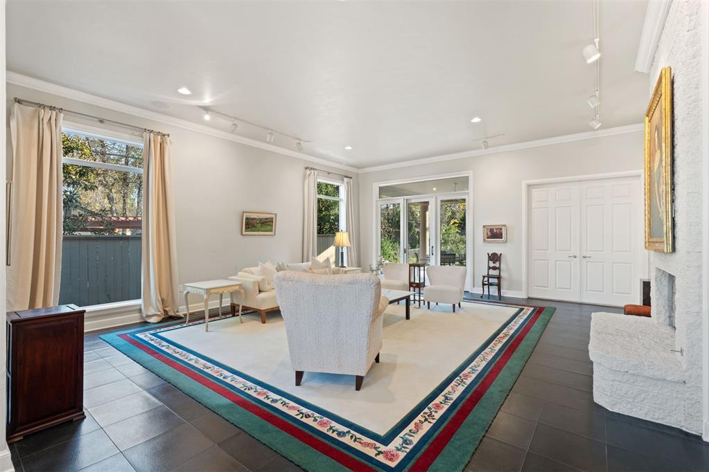 1300 Glenbrook Terrace