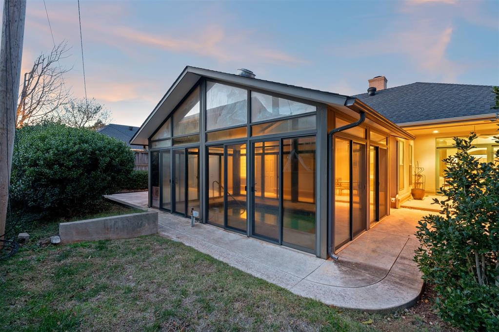 1300 Glenbrook Terrace