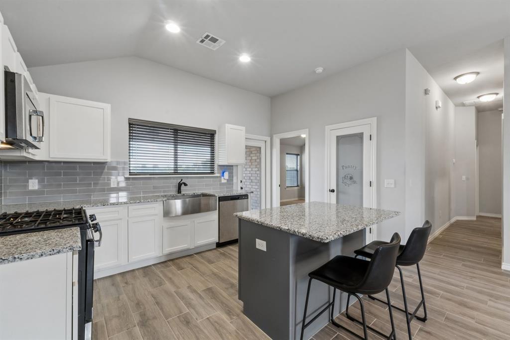 1112 S Colt Lane