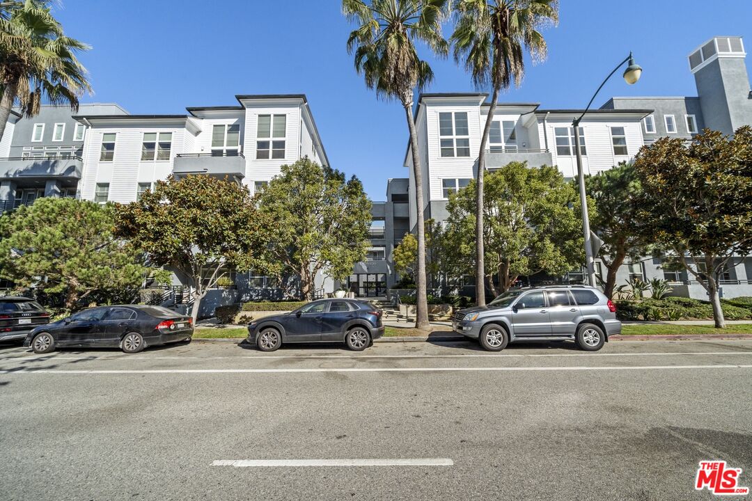7100 Playa Vista Dr Unit: 424