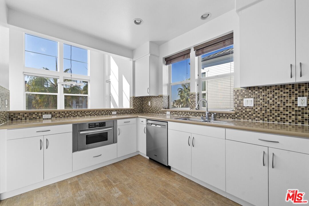 7100 Playa Vista Dr Unit: 424