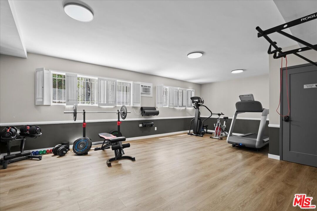 853 S Le Doux Rd Unit: 301