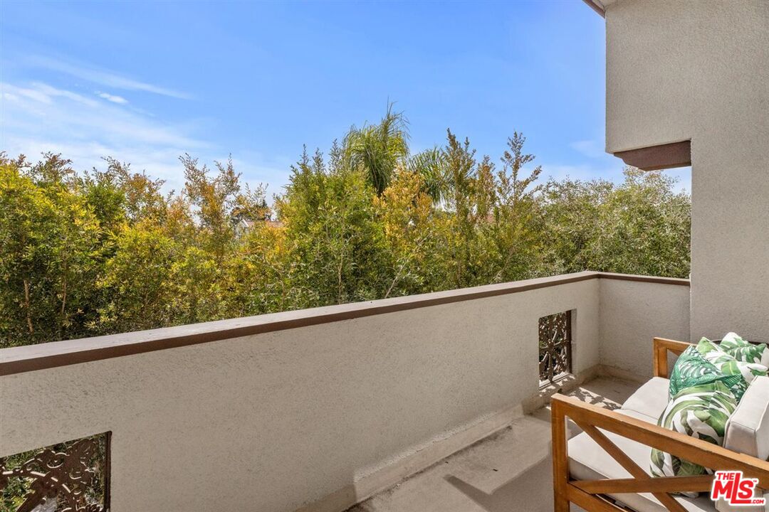 853 S Le Doux Rd Unit: 301