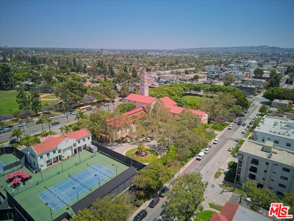 853 S Le Doux Rd Unit: 301