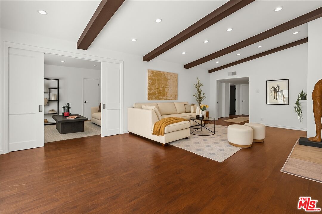 853 S Le Doux Rd Unit: 301