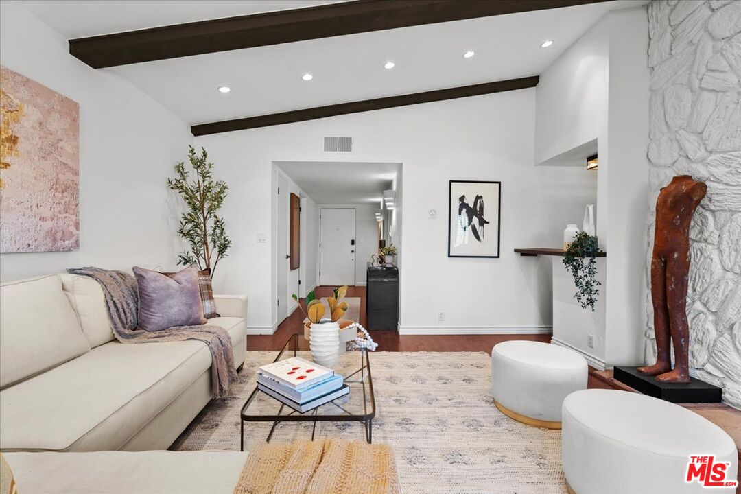 853 S Le Doux Rd Unit: 301