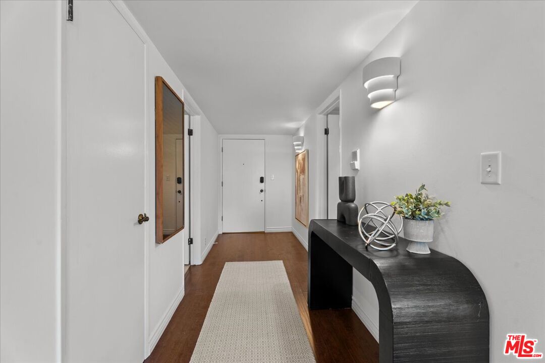 853 S Le Doux Rd Unit: 301