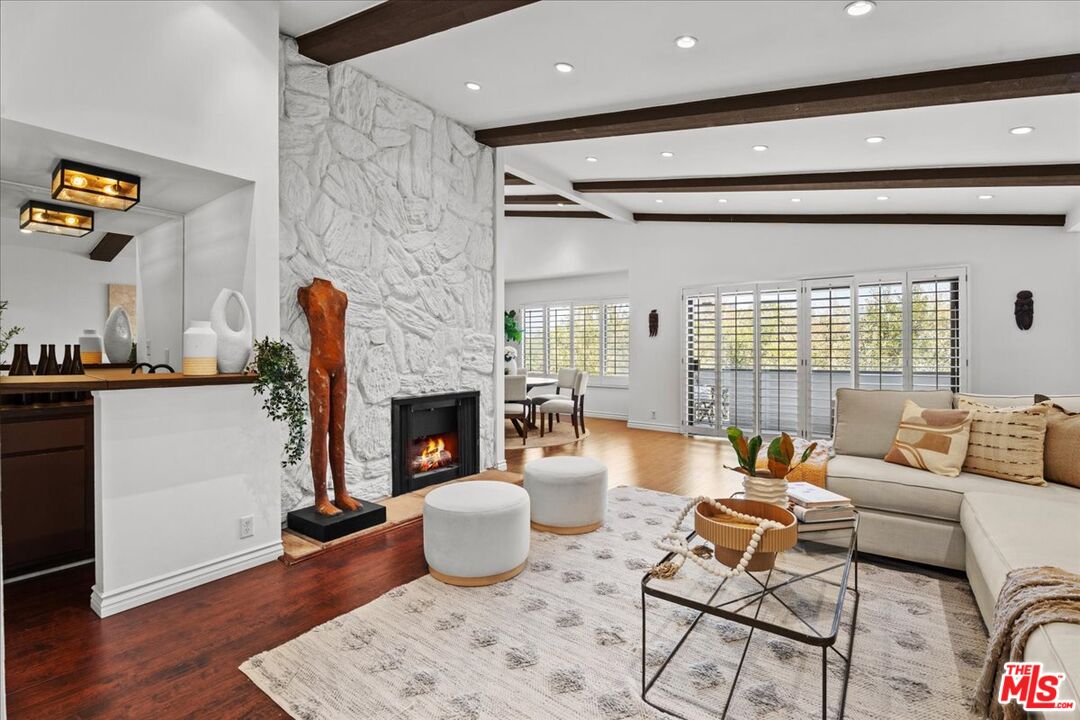 853 S Le Doux Rd Unit: 301