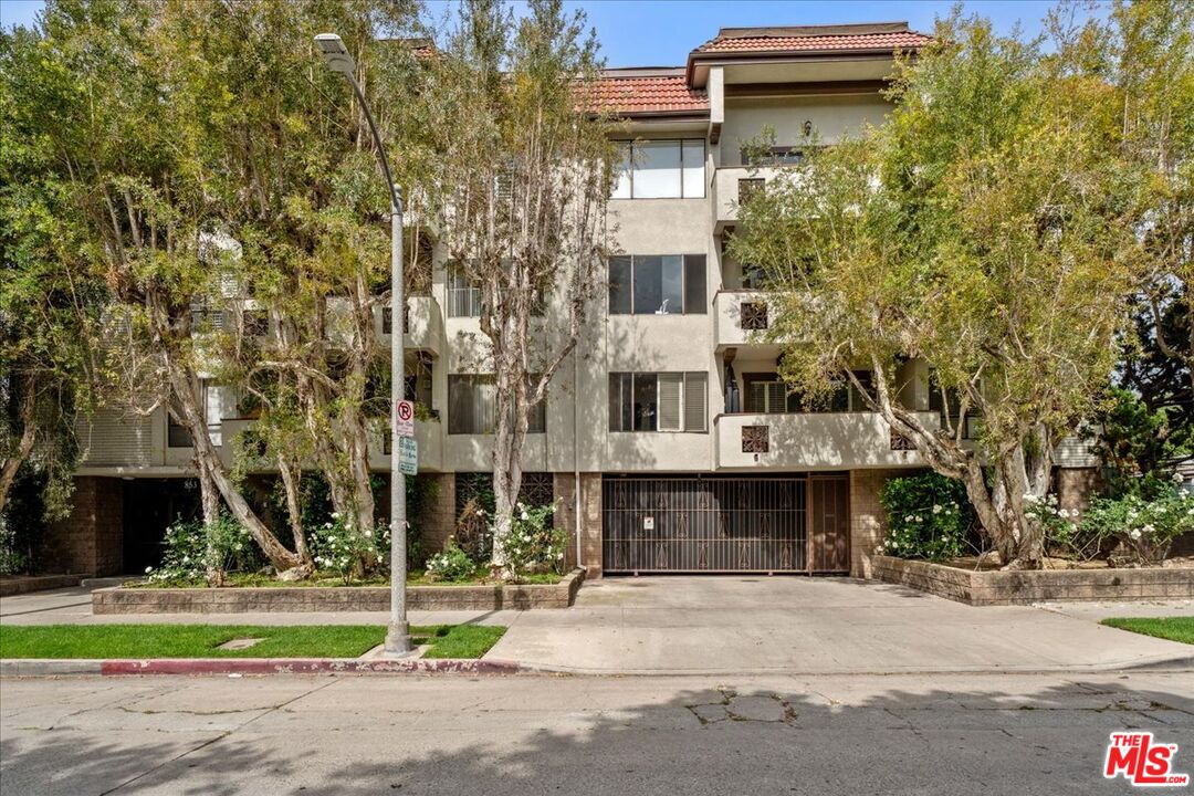 853 S Le Doux Rd Unit: 301