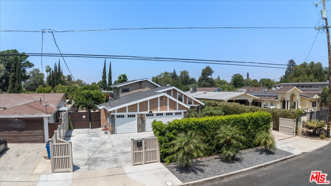 6443 Matilija Ave