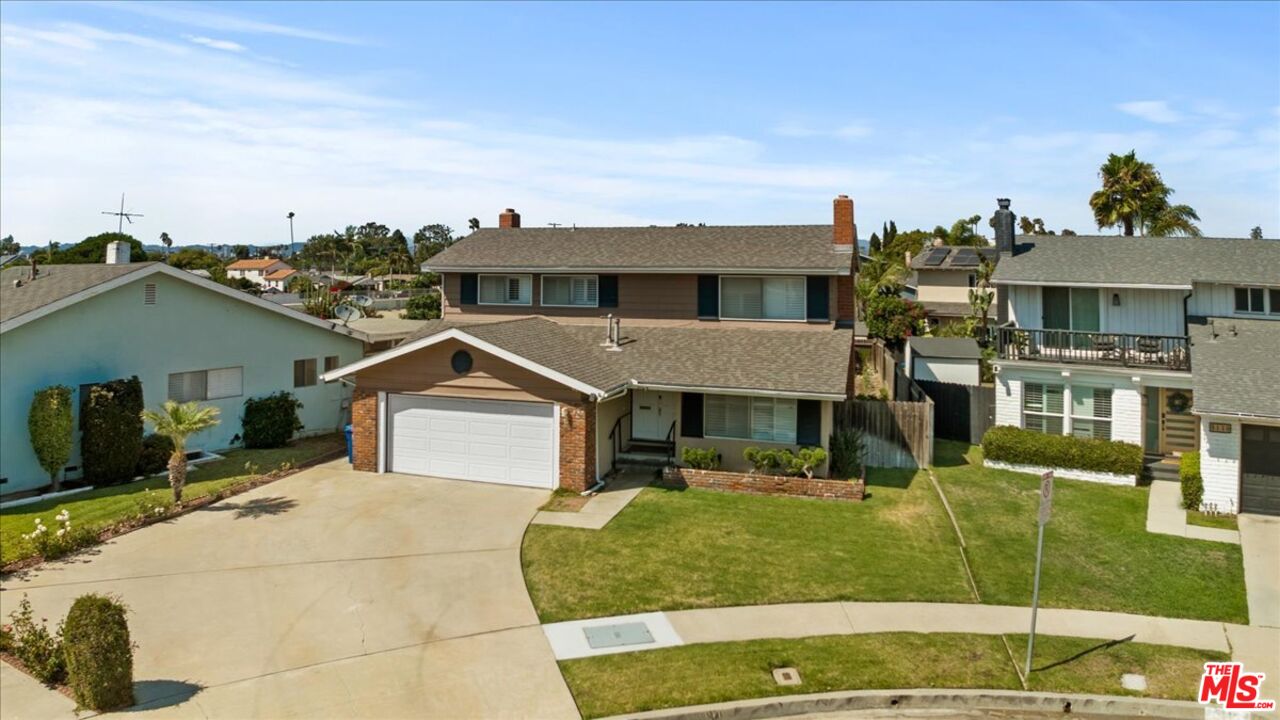 5104 Lindblade Dr