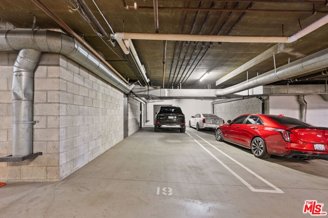 17130 Burbank Blvd Unit: 201