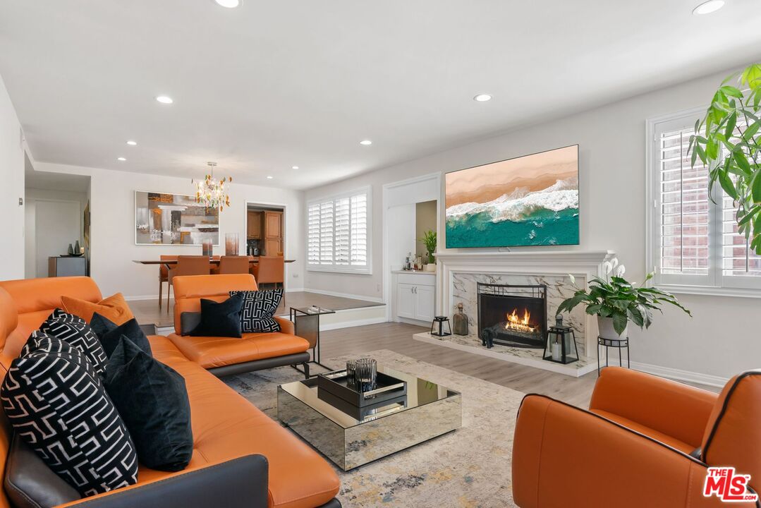 17130 Burbank Blvd Unit: 201