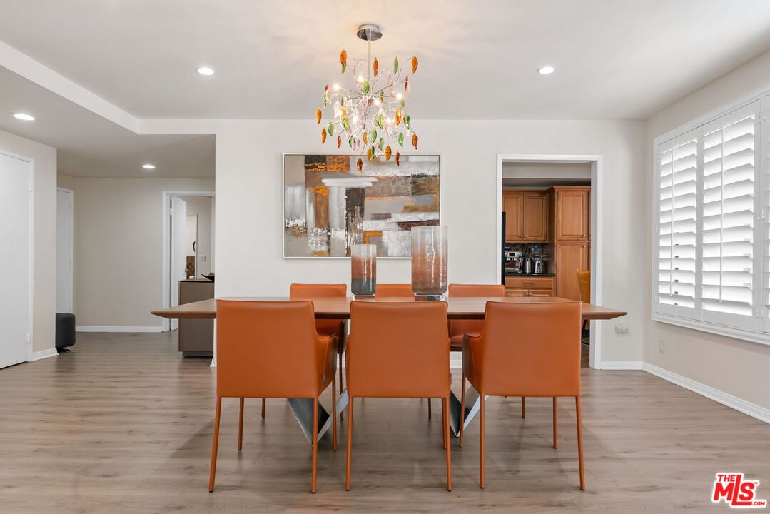 17130 Burbank Blvd Unit: 201