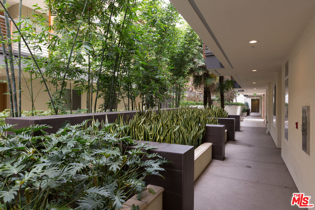 12920 RUNWAY RD Unit: 162