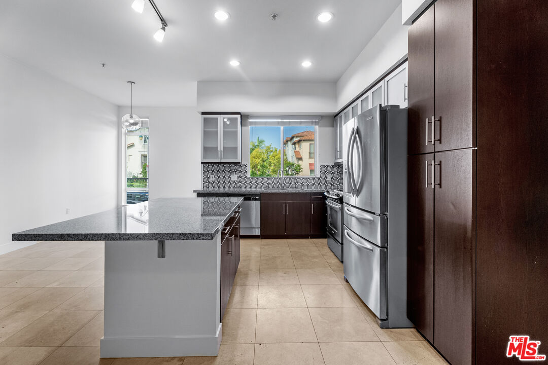 12920 RUNWAY RD Unit: 162