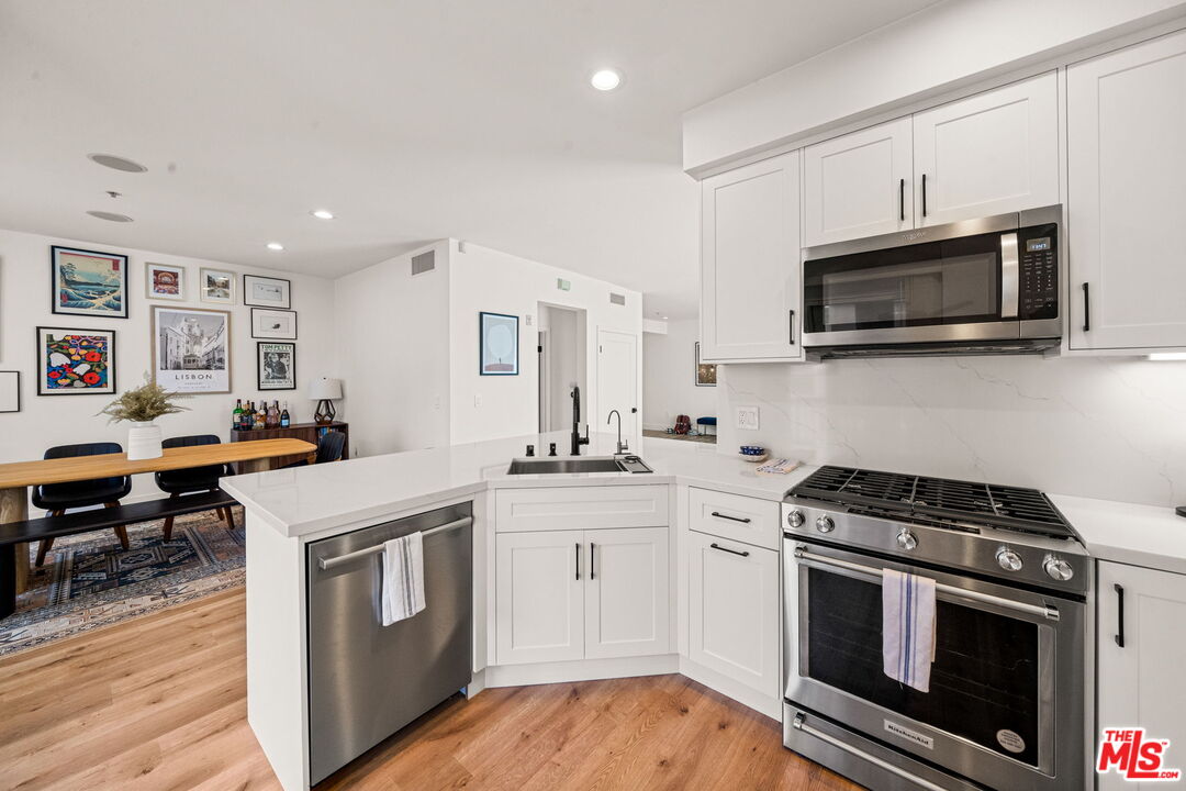 6020 Seabluff Dr Unit: 414