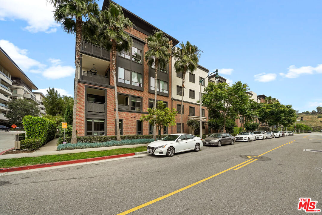 12534 W FIELDING CIR Unit: 2