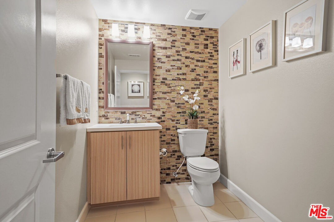 12534 W FIELDING CIR Unit: 2