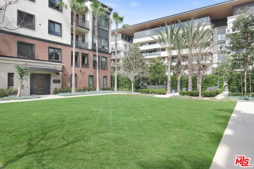 12534 W FIELDING CIR Unit: 2