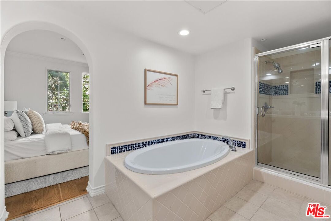 5935 Playa Vista Dr Unit: 113