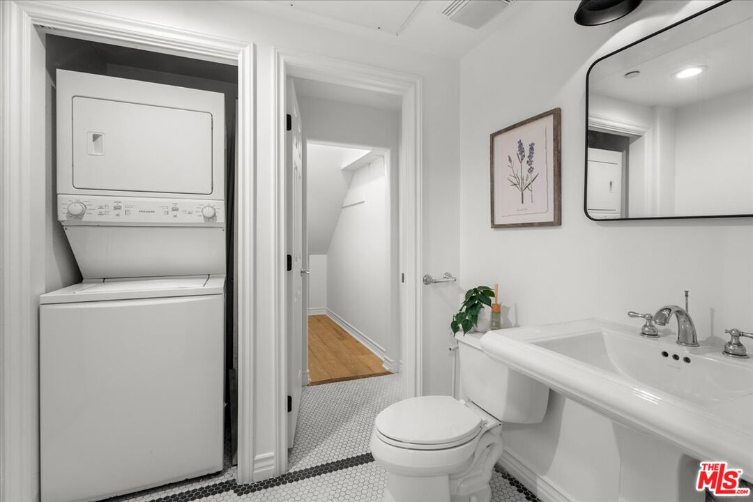 5935 Playa Vista Dr Unit: 113