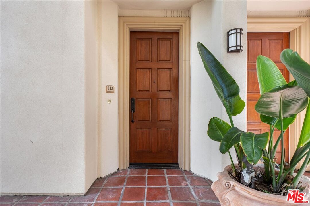 5935 Playa Vista Dr Unit: 113