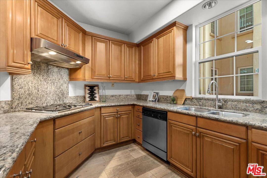 5935 Playa Vista Dr Unit: 113