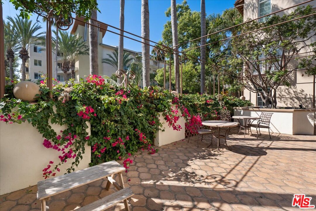 5935 Playa Vista Dr Unit: 113