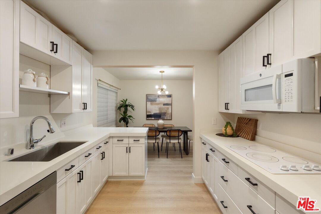 6001 Canterbury Dr Unit: 110