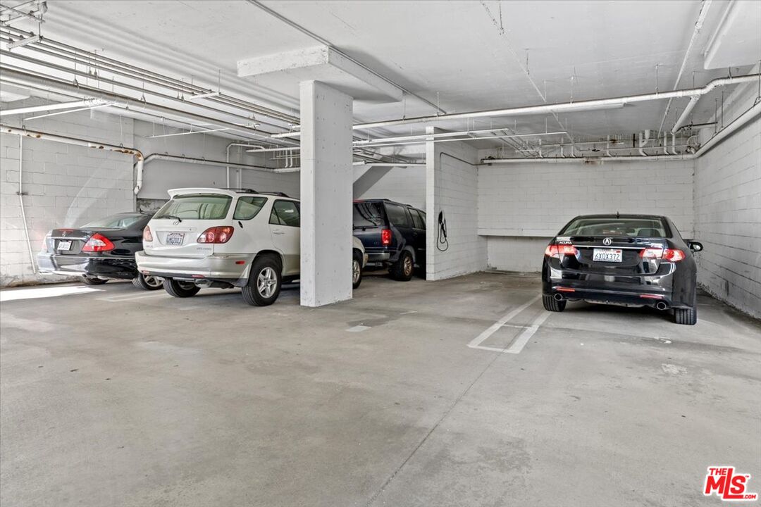 11827 Goshen Ave Unit: 201