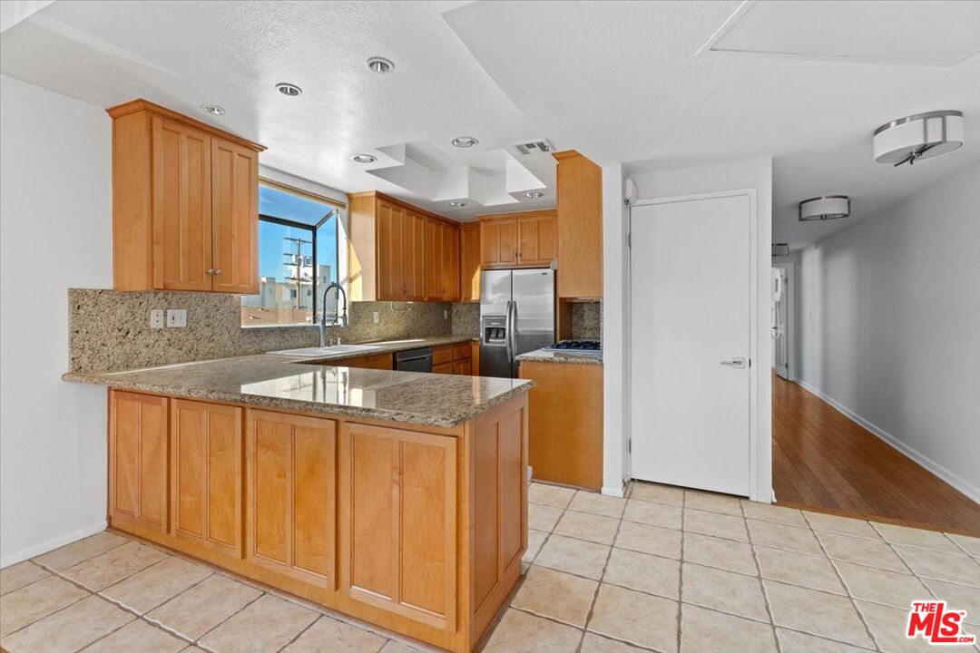 11827 Goshen Ave Unit: 201