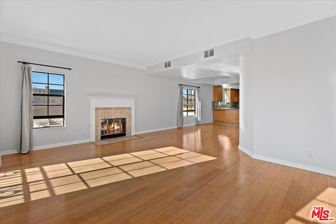 11827 Goshen Ave Unit: 201