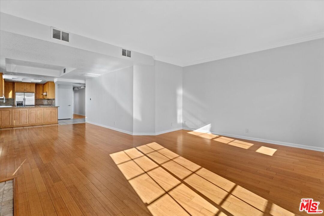 11827 Goshen Ave Unit: 201